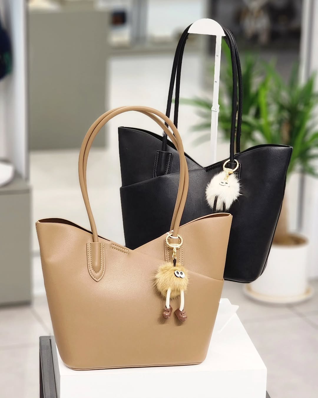 کیف دخترانه وارداتی رنگبندی مشکی و نسکافه ای